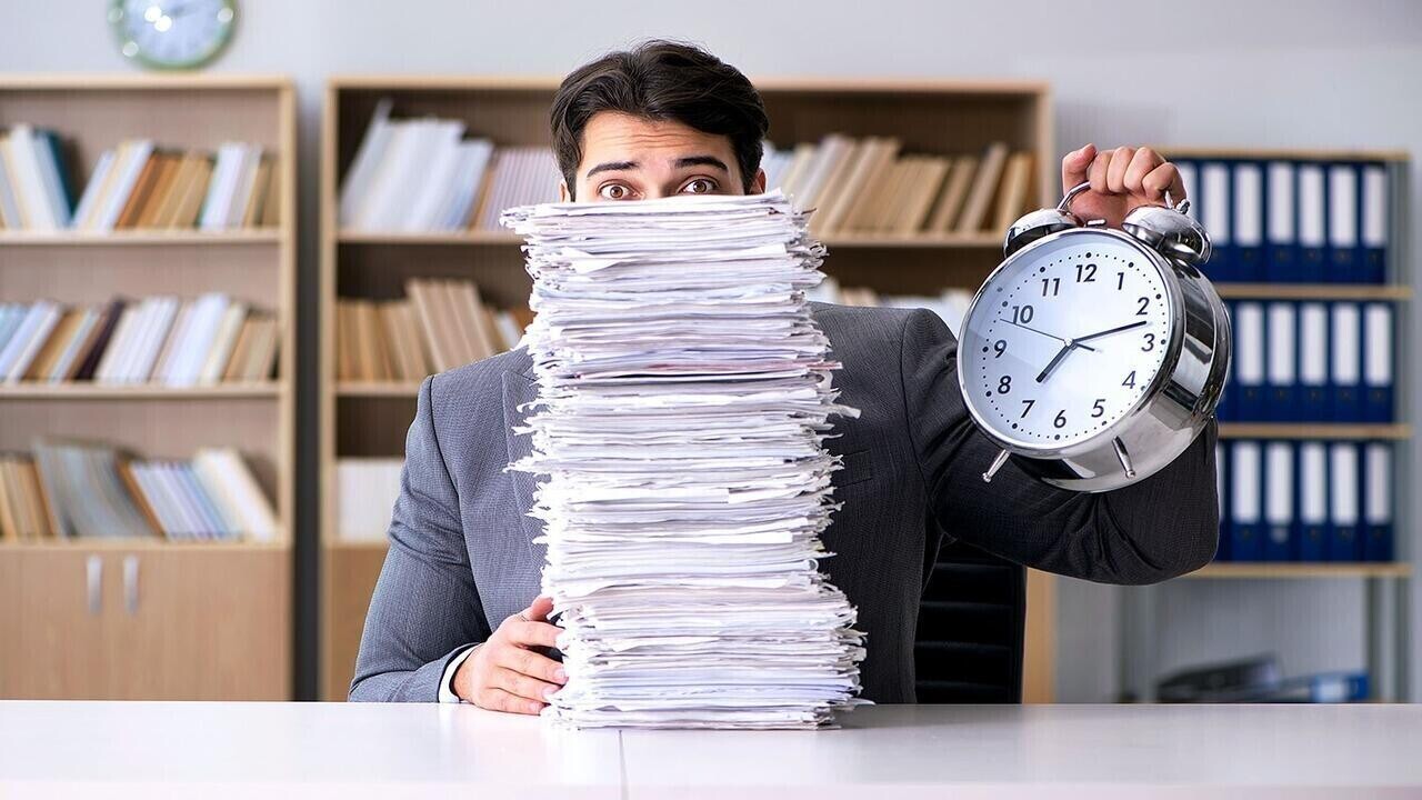 Работа в выходные и праздники. Что нужно знать сотруднику и нанимателю