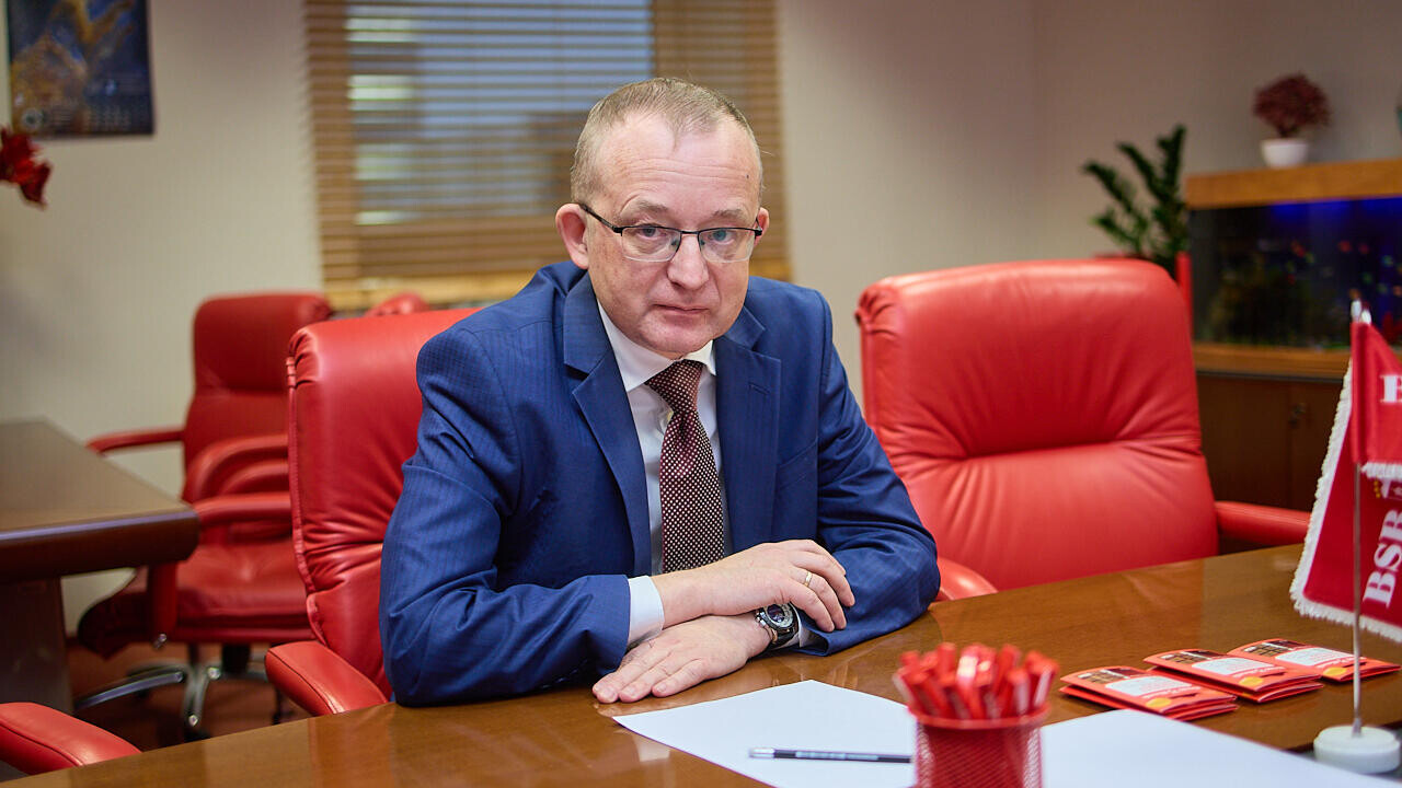 Банки идут в ретейл, а маркетплейсы – на банковский рынок: почему? Интервью с банкиром