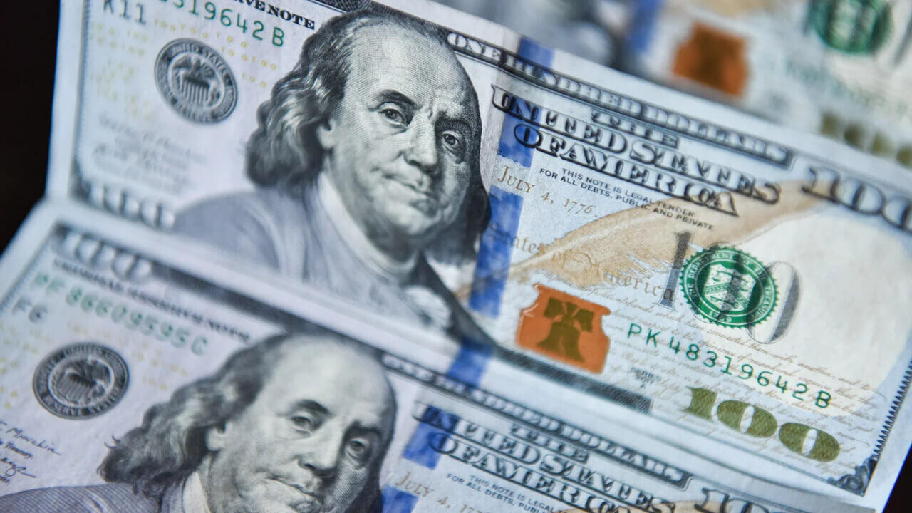 Сколько валюты купили и продали белорусы за последние годы – смотрим статистику