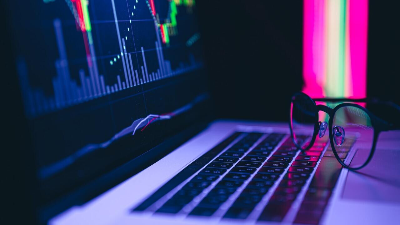 Белорус лишился 76 000 рублей, доверившись «аналитикам» из интернета