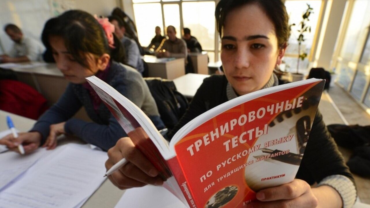 В Минтруда рассказали о требованиях к трудовым мигрантам на экзамене по знанию госязыка