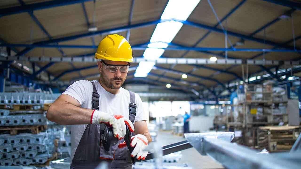 Белорусам предлагают зарплату от 4000 рублей: кого ищут