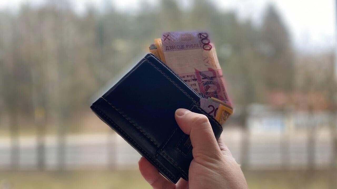 Названа медианная зарплата в регионах Беларуси. Где выше?