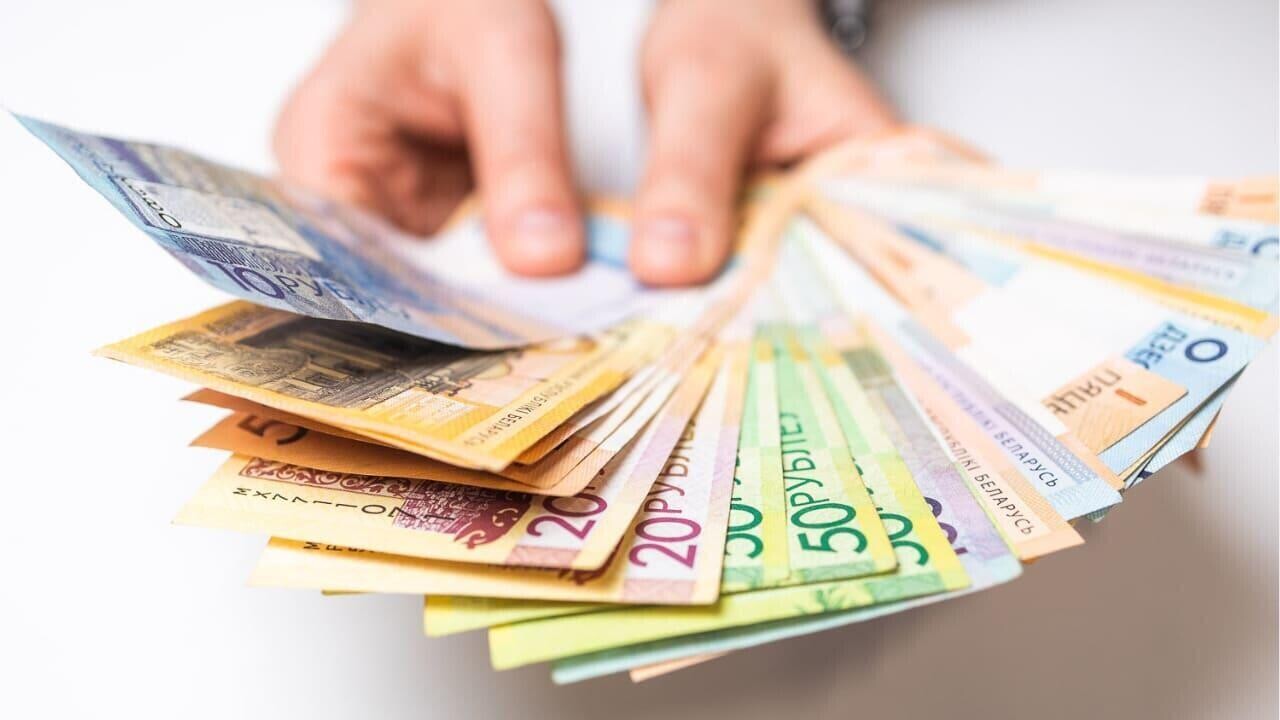 Белорусский банк ищет работника на зарплату до 9240 рублей