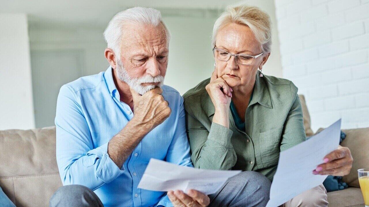 Службу в армии, учебу и вредный стаж не засчитали: как белорусы добивались перерасчета пенсии