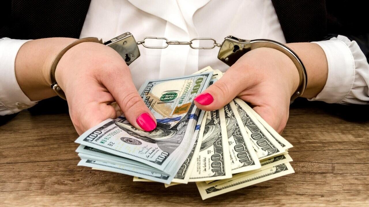 В Минске топ-менеджер брала взятки за контракты с иностранными фирмами