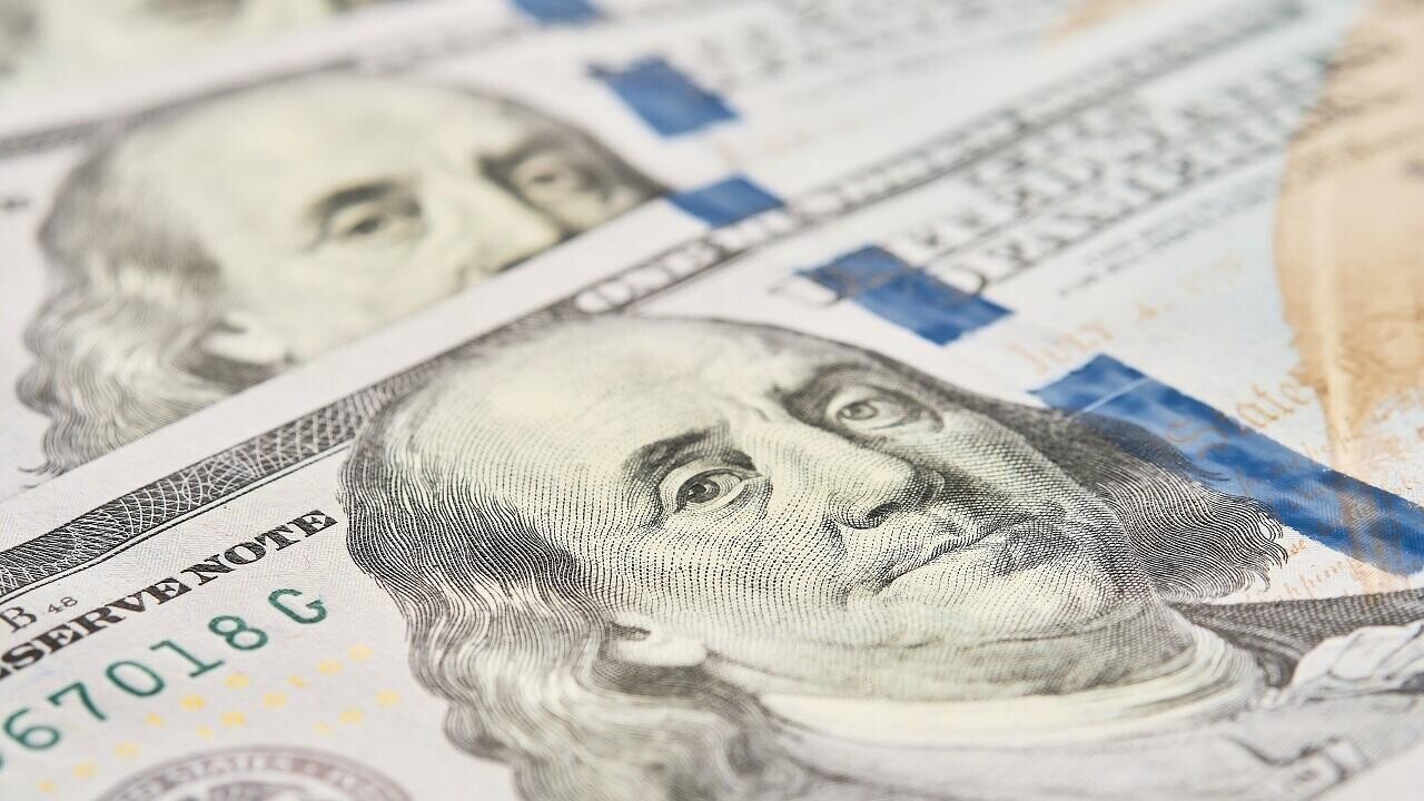Вклады: банк решил снизить ставки в долларах. На сколько?