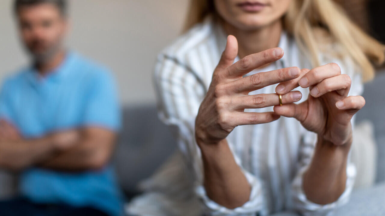 Были женаты всего 45 дней – истории белорусов о коротких браках