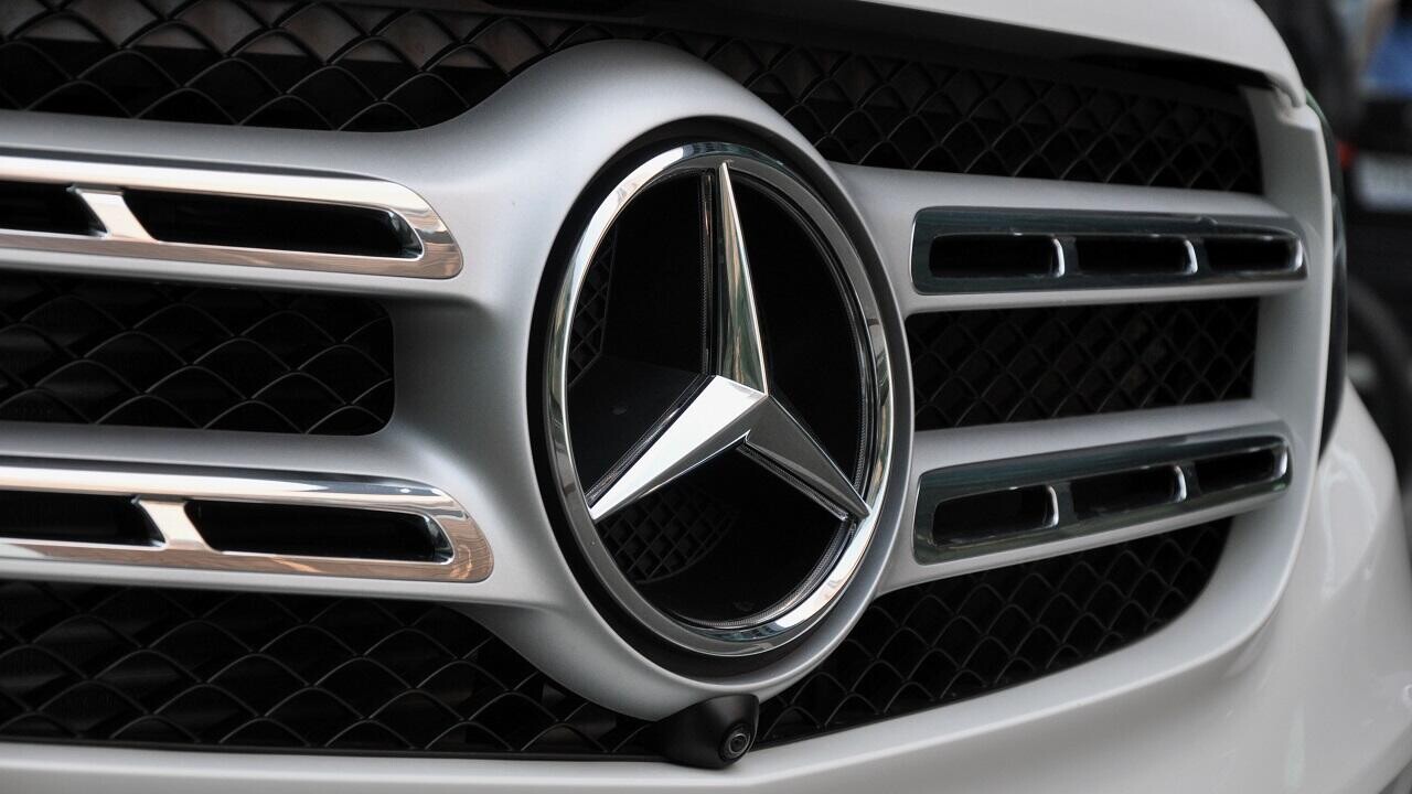 Гродненка отдала дорогой Mercedes на химчистку, а получила разбитое авто