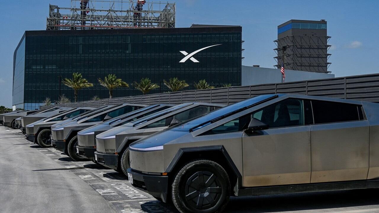 Слияние на $3,5 трлн: SpaceX и Tesla могут объединиться