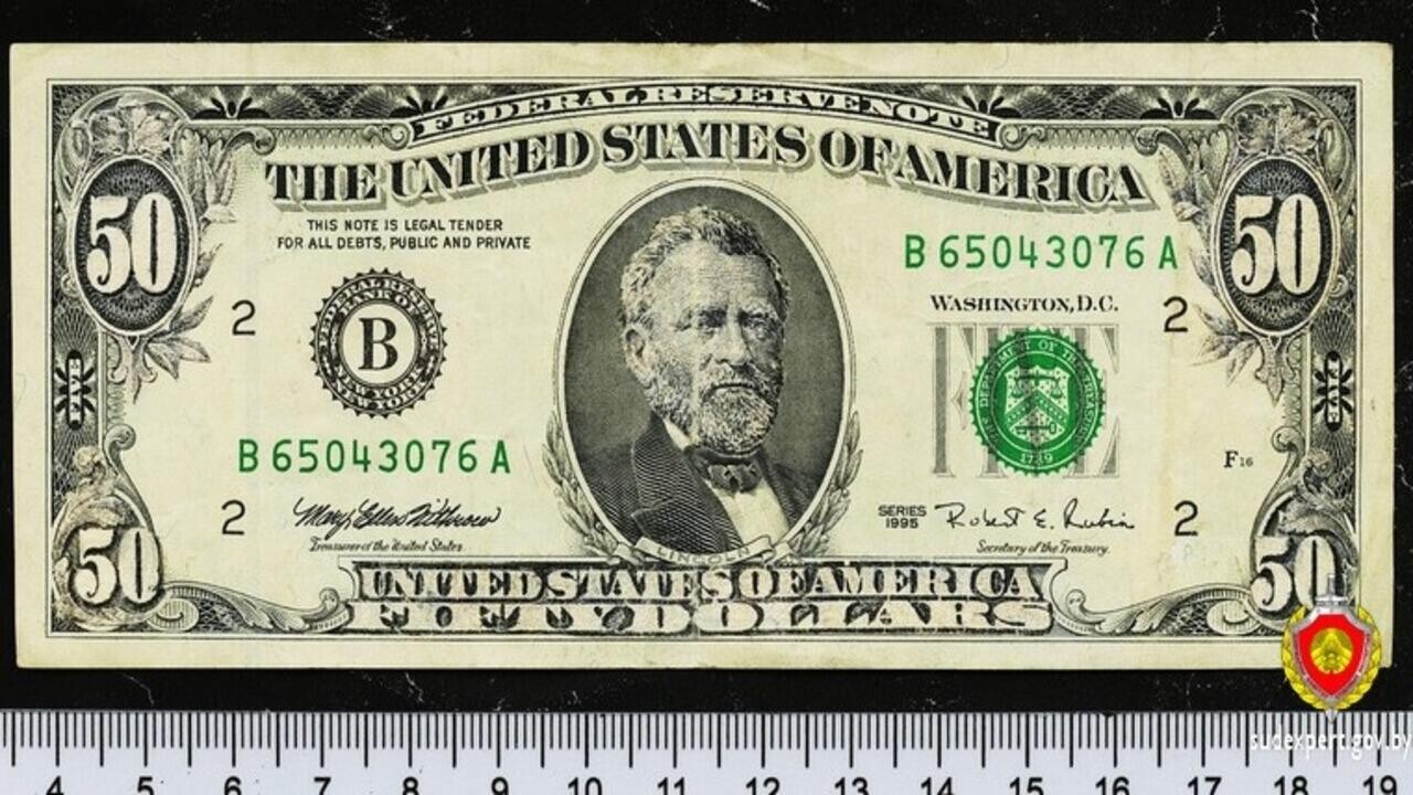 Из 5 делают 50: такие доллары изымают в банках Беларуси