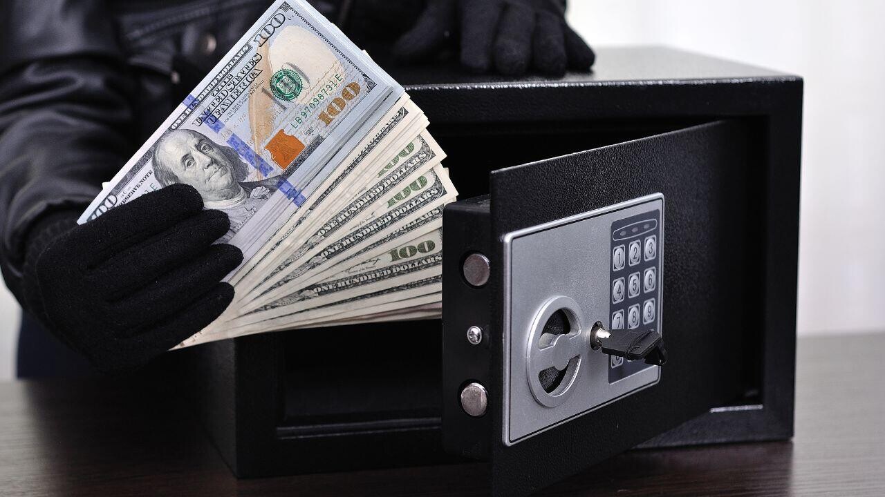 Работник похитил у шефа более $30 000, решив «восстановить справедливость»