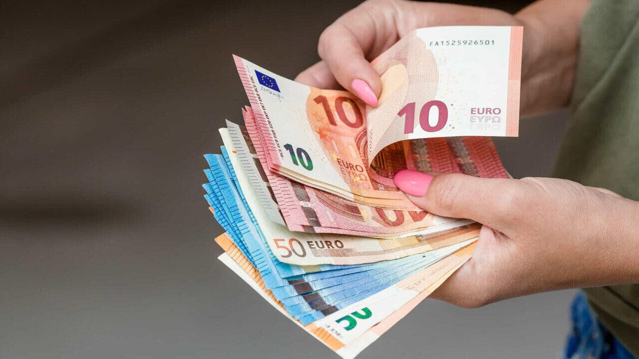 Минимальные зарплаты в ЕС в 2026 году: где платят больше