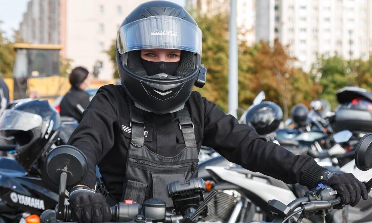 «Расходы за прошлый сезон составили 575 рублей». Белоруска рассказала, каково быть мотодевушкой 