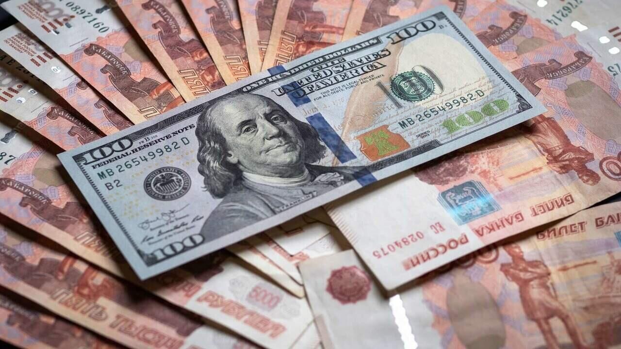 Названы лидеры по укреплению к доллару: топ-5 валют