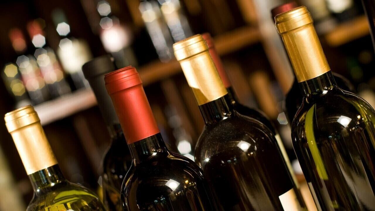 В Беларуси ограничат продажу алкоголя. Как долго продлится запрет?