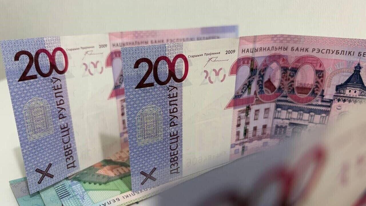 Белоруске несколько лет недоплачивали зарплату: долг превысил 9000 рублей