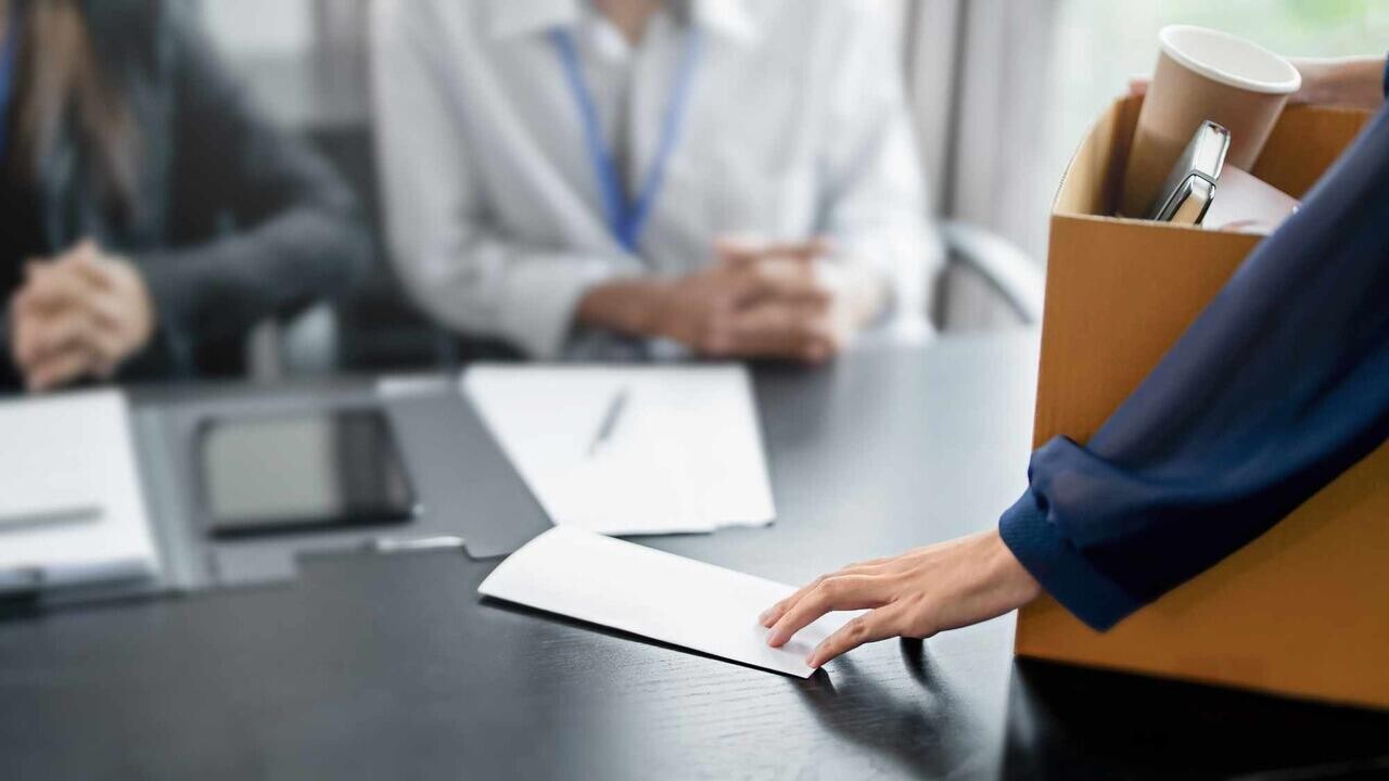 Увольнение при переезде: когда наниматель может отказать