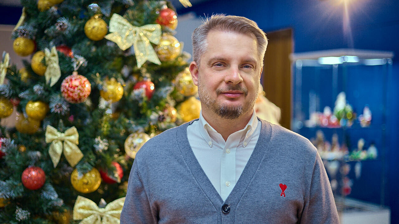 Эти елочные игрушки разбирают за считаные часы: как белорус создал бизнес на новогодних украшениях