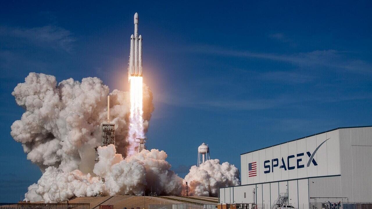 Маск все ближе к статусу первого триллионера: SpaceX подала заявку на IPO
