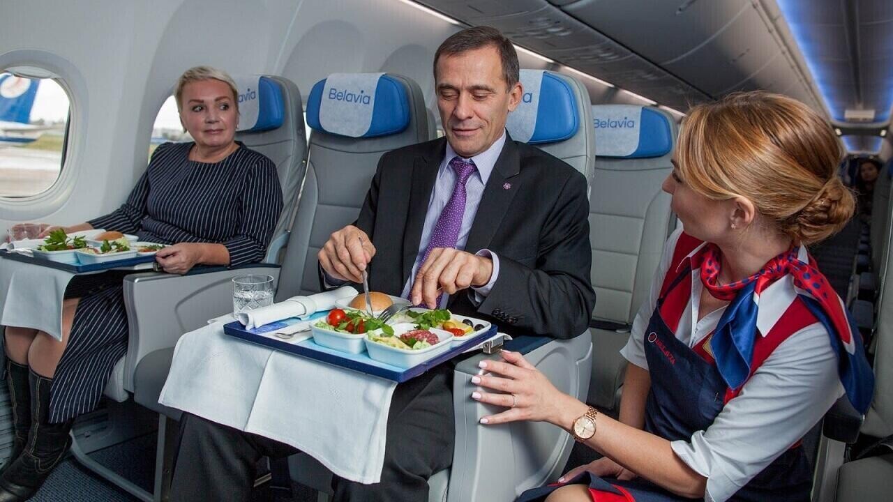 На рейсах «Белавиа» теперь можно заказать дополнительное питание. Что в меню?