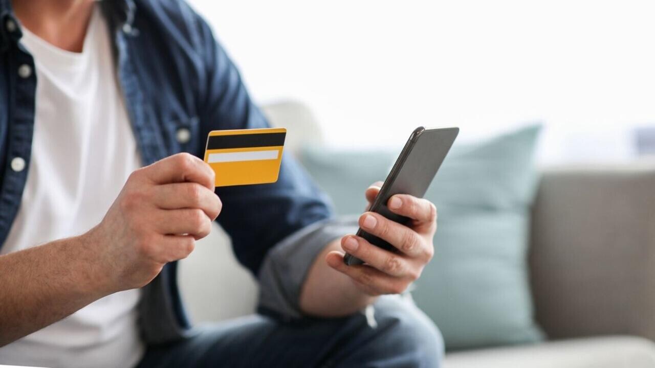 Белорус пополнил карту на 46 000 рублей, но деньги пропали: что случилось