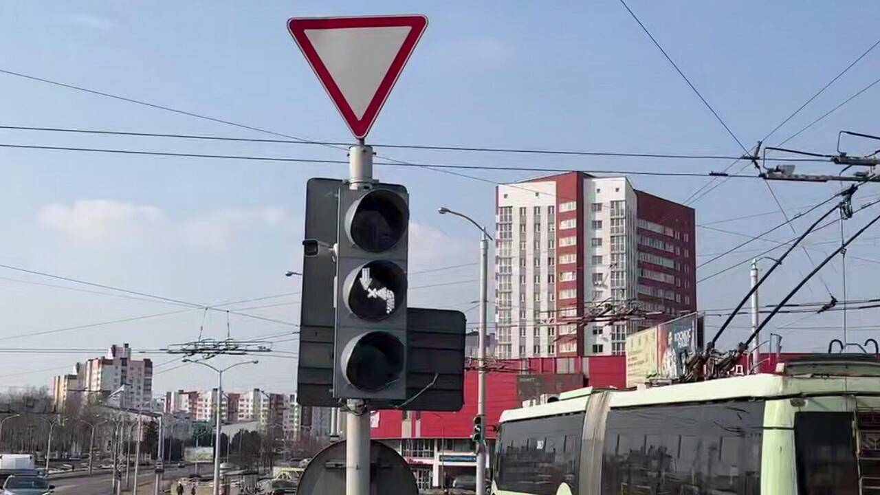 В Минске появились необычные светофоры с дополнительным сигналом
