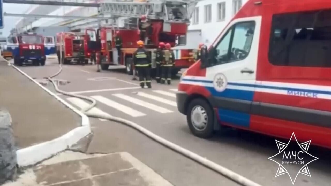 На МАЗе произошел пожар в одном из цехов