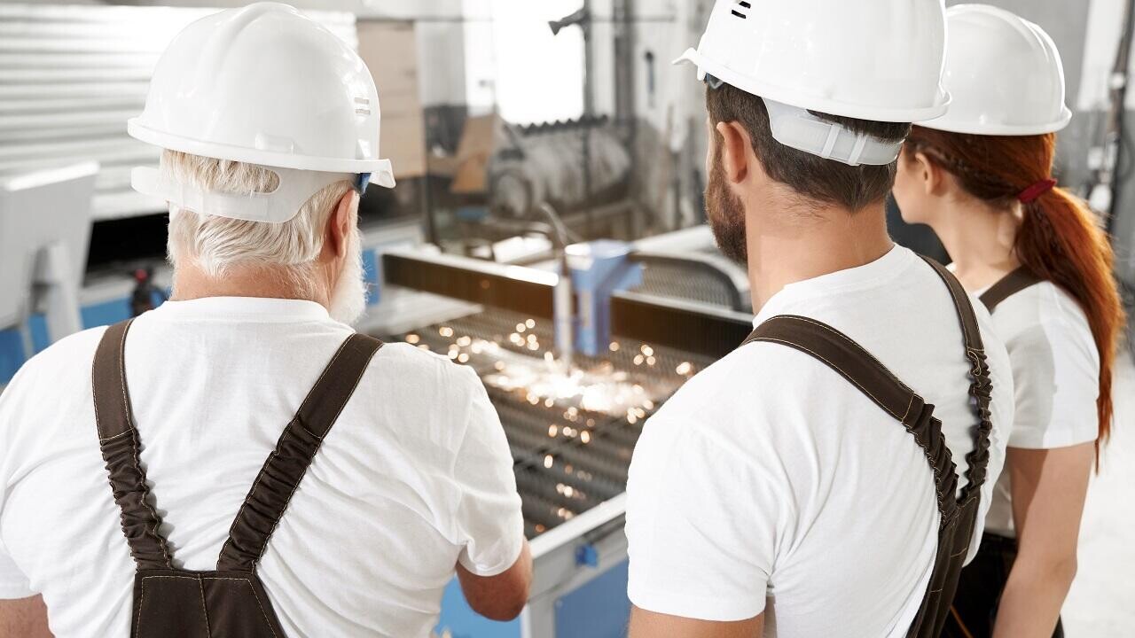 «Ударники» на заводе выпускали продукцию сверх нормы, чтобы красть излишки