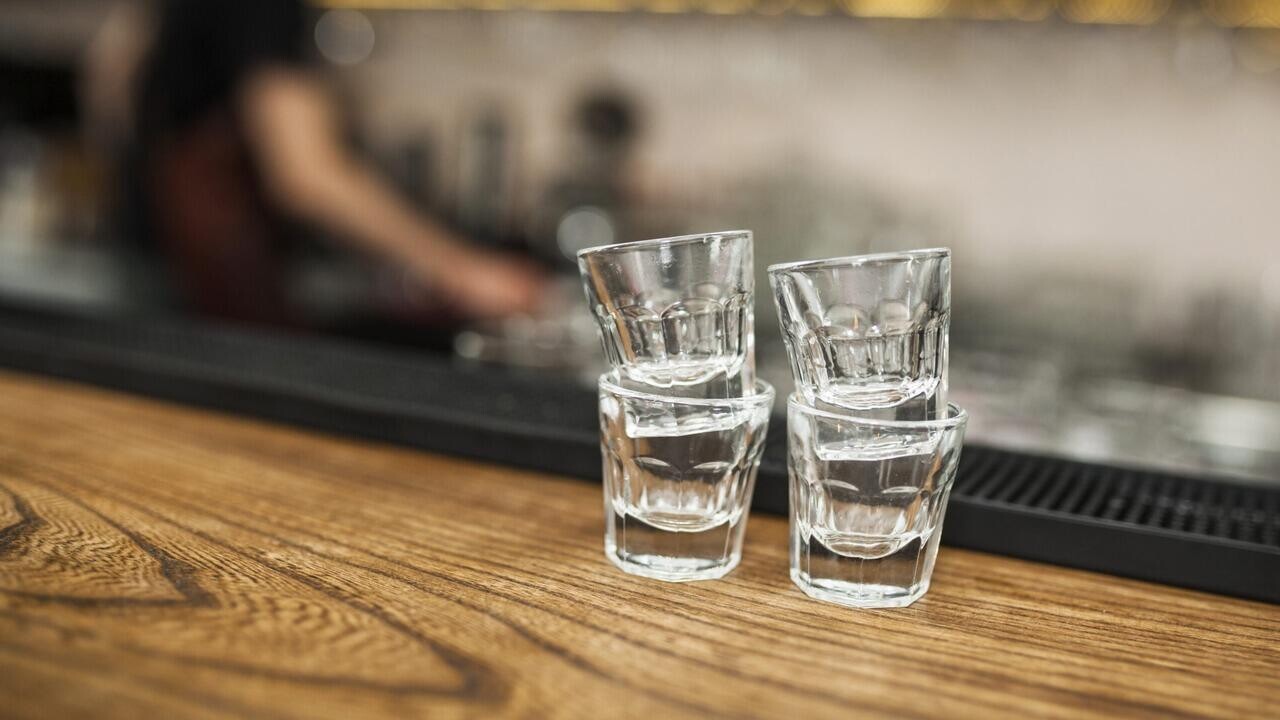 Китай рассказал, сколько платит за белорусскую водку – смотрим на цифры