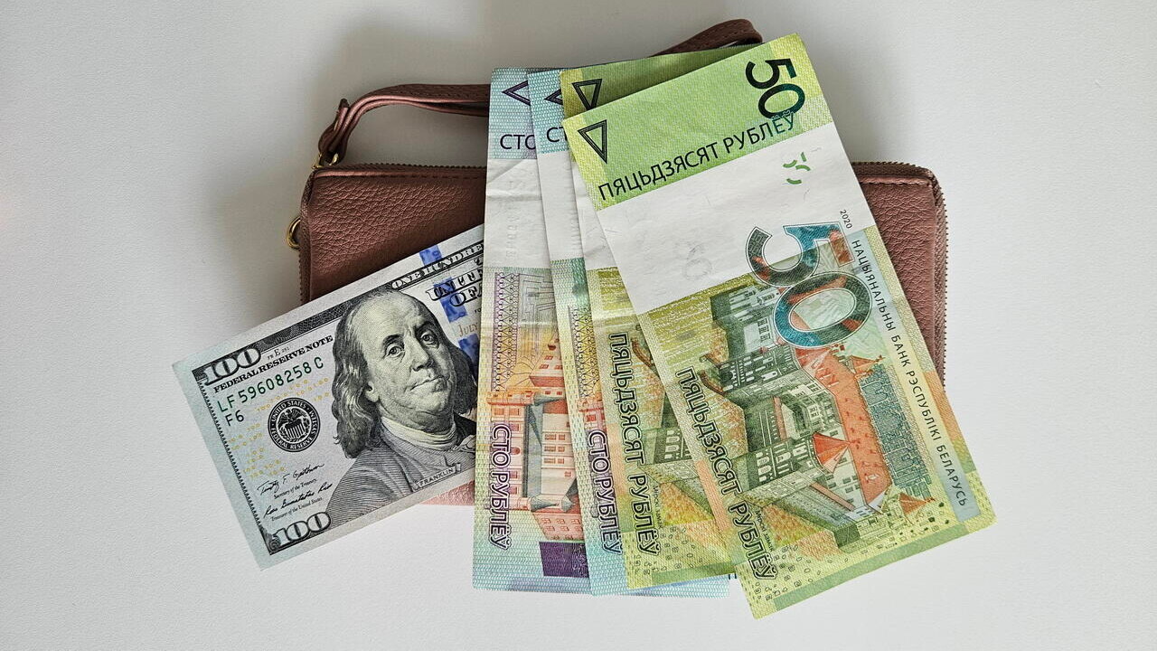 Историческое решение по доллару и спокойствие Нацбанка: итоги рынка валют