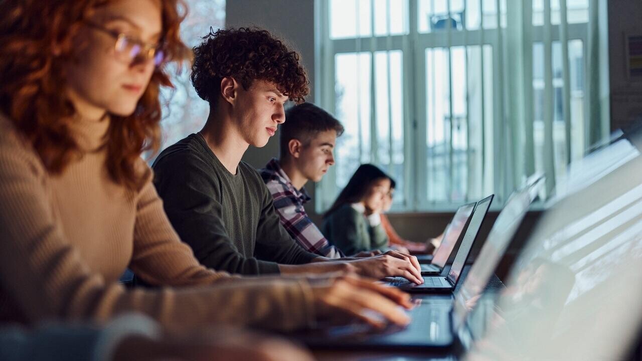 Промпты и защита данных: белорусских школьников научат работать с ИИ