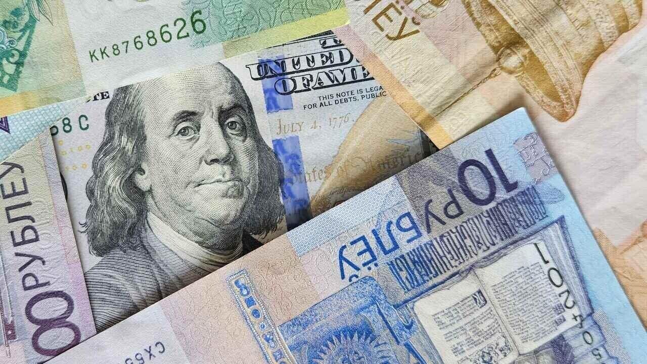 Беларусь снижает долларизацию экономики: рубль укрепляет позиции