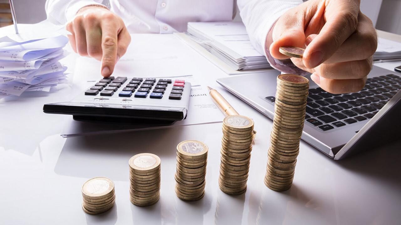 Компенсация за отпуск: сколько нужно отработать, чтобы получить выплату