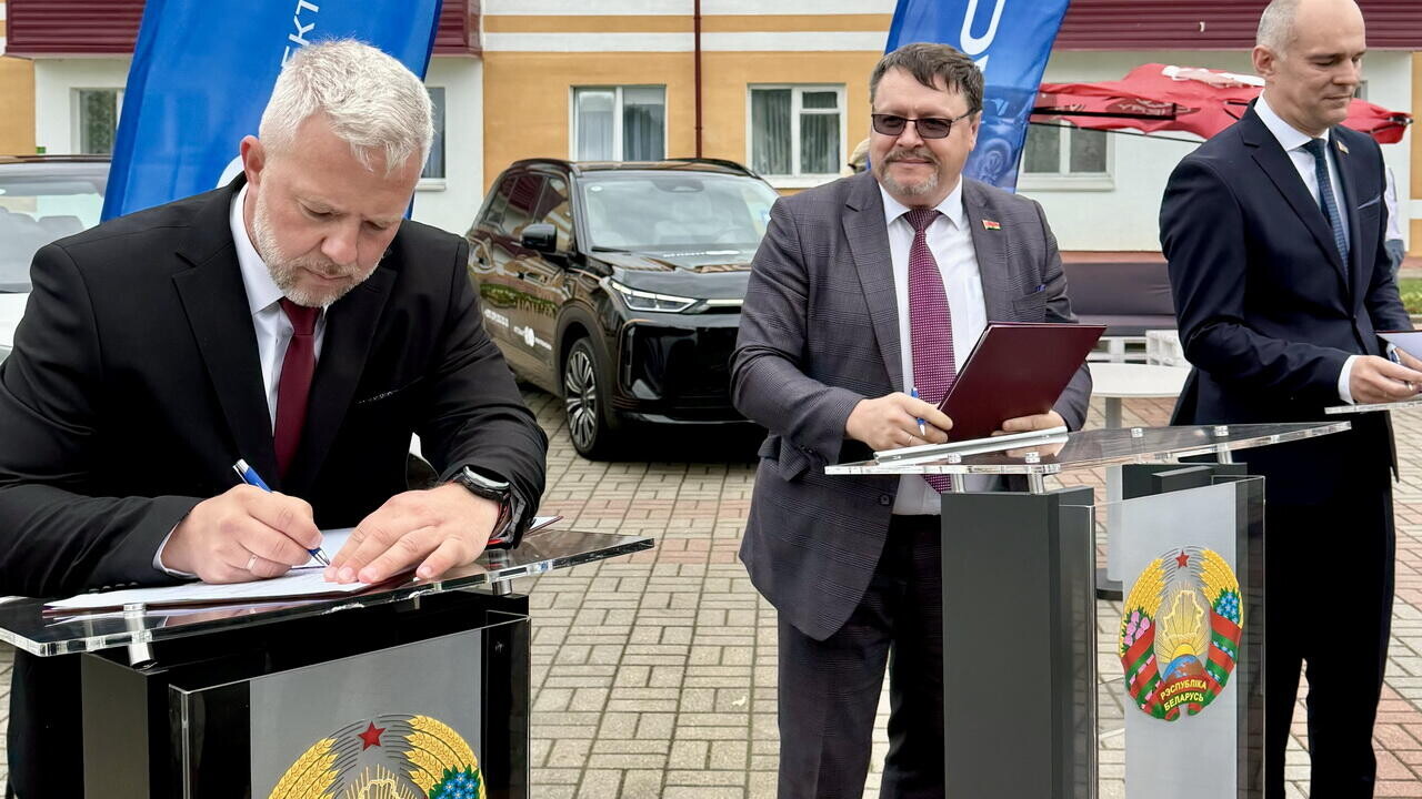 Для работников АЭС и жителей Островца предложили льготные условия покупки электромобилей
