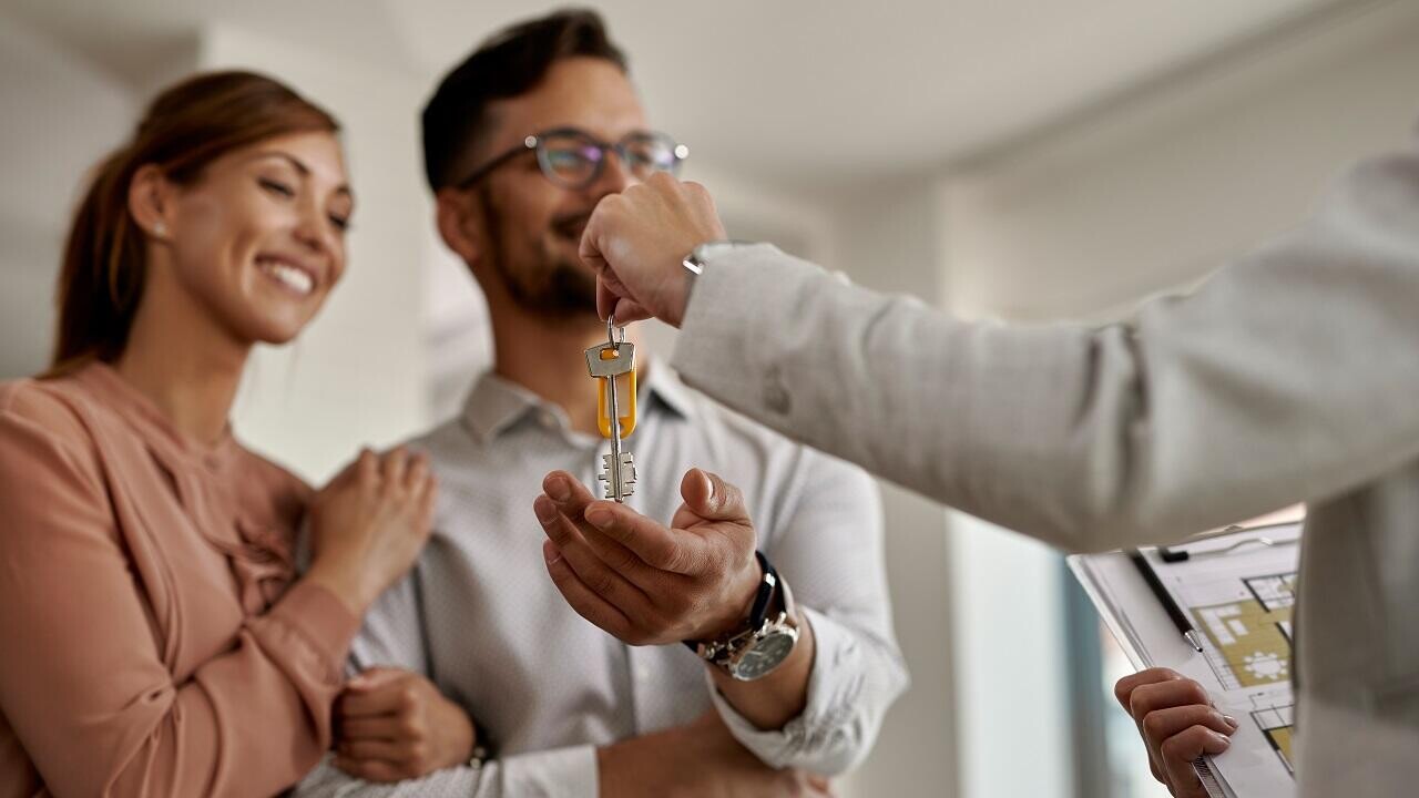 Стало известно, сколько очередников в Беларуси получили жилье в 2025 году