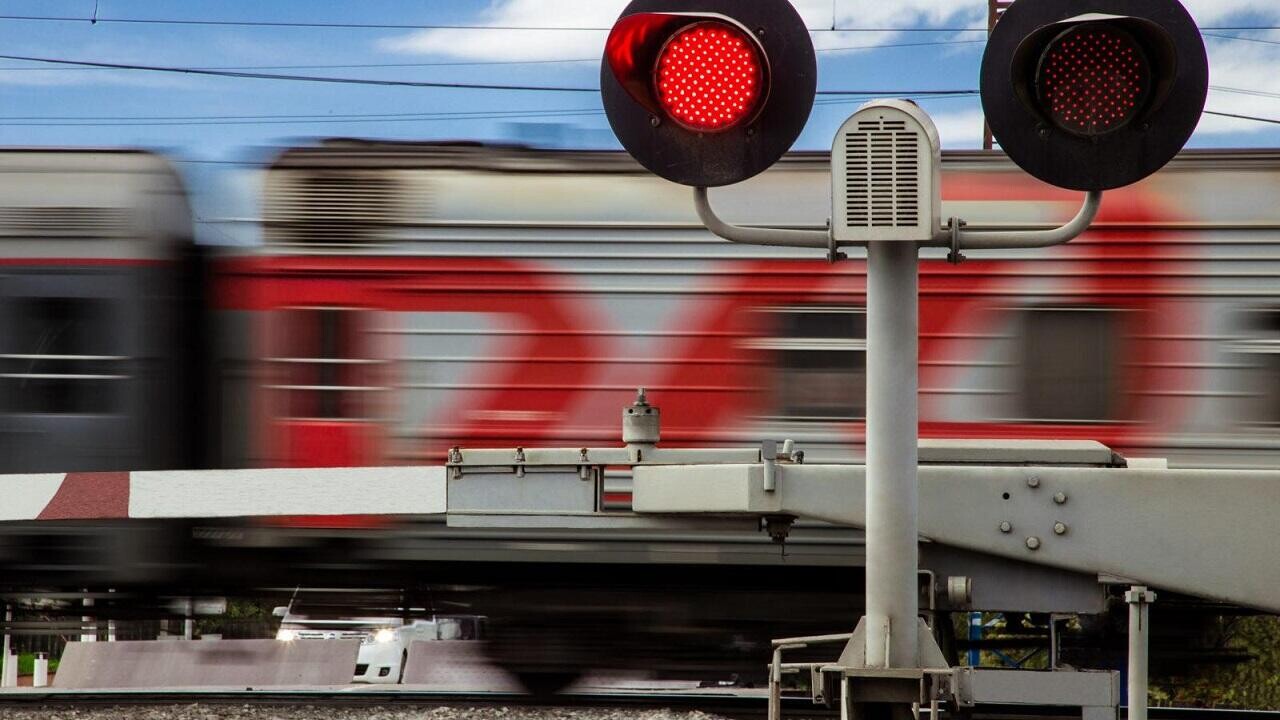 В Беларуси научат камеры на ж/д переездах распознавать людей и машины