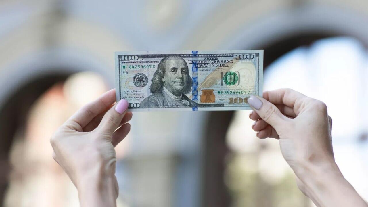 Банки стали находить меньше фальшивых долларов. А что по другим валютам?