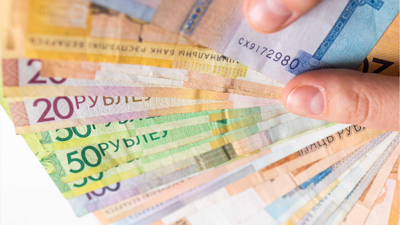 В Беларуси ищут уборщиков на зарплату до 3 000 BYN. Смотрим вакансии