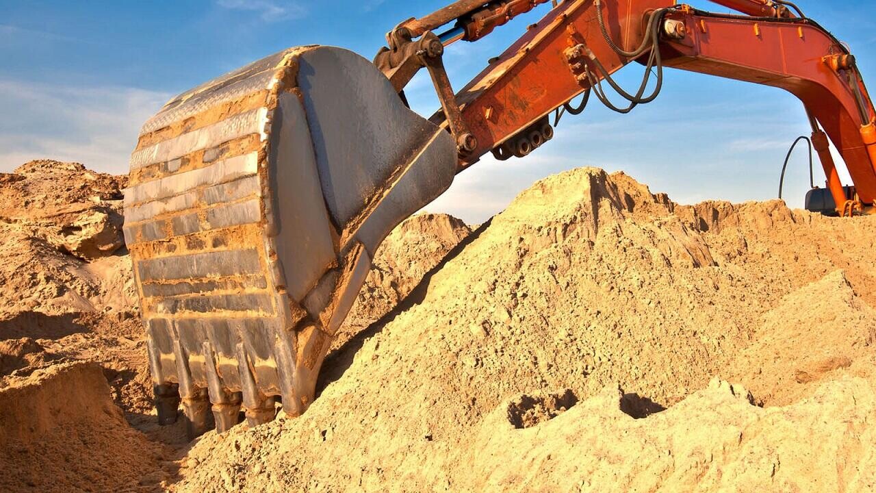 Бизнесмены украли тонны песка на миллионы рублей для нужд столичных строек