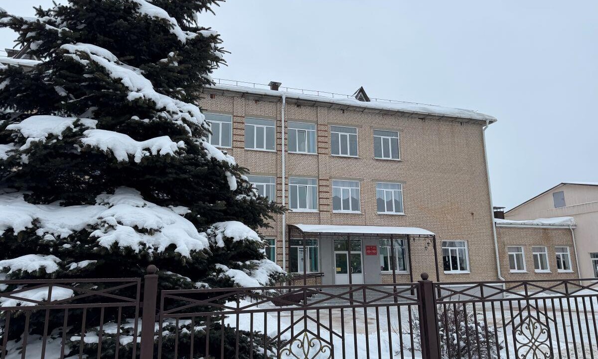 Белорусы рассказали, как относятся ко дню встречи выпускников и сколько денег готовы потратить 