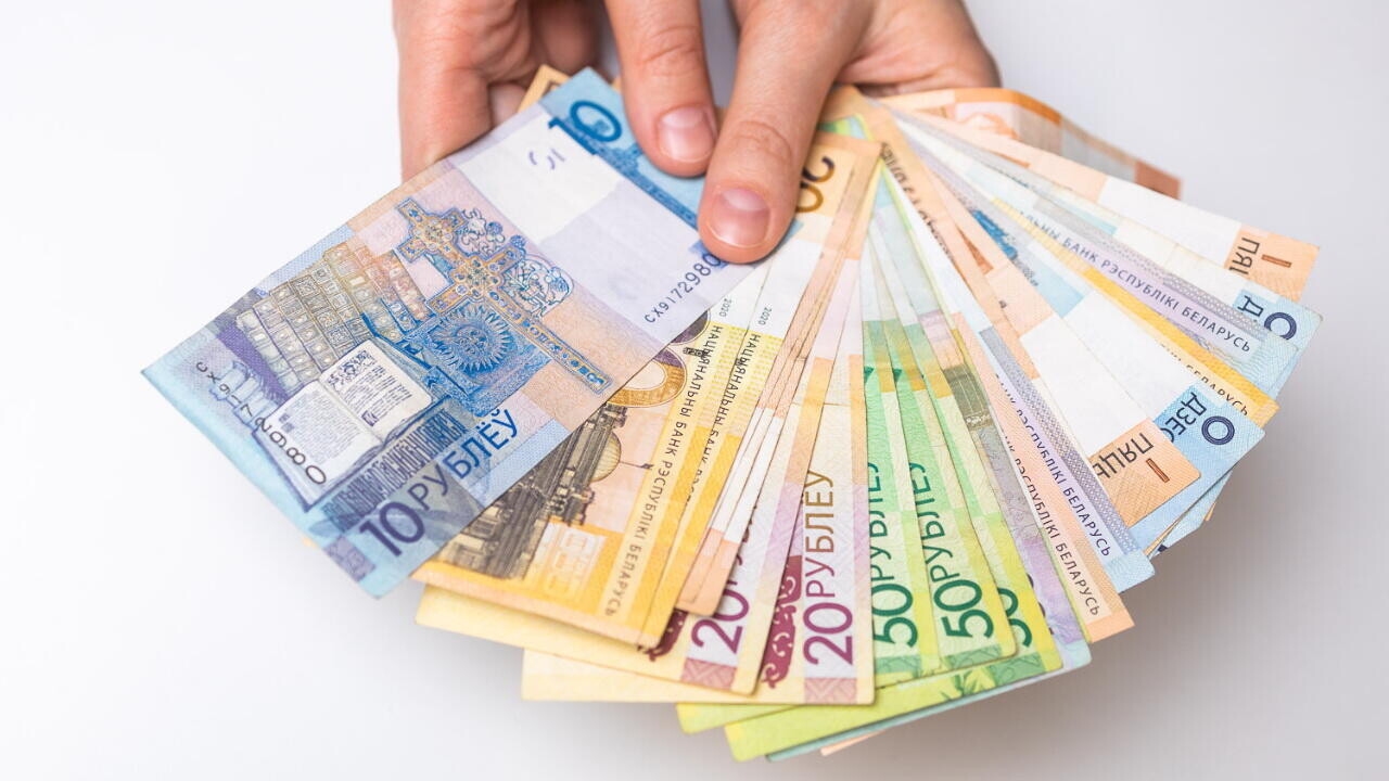 Кому положены льготы при уплате обязательных страховых взносов и какие штрафы за просрочку: ответили в ФСЗН