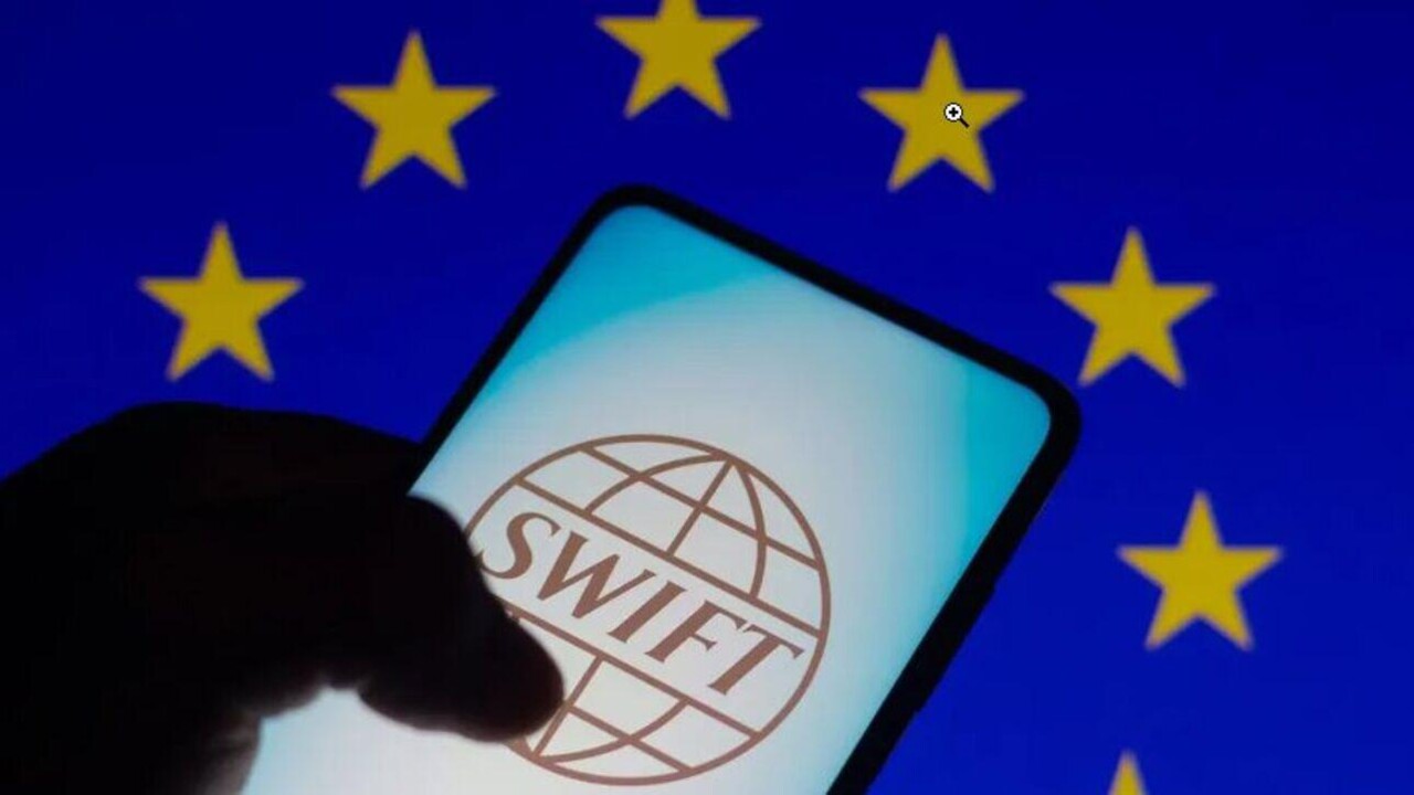 SWIFT запускает блокчейн-реестр: международные переводы станут мгновенными