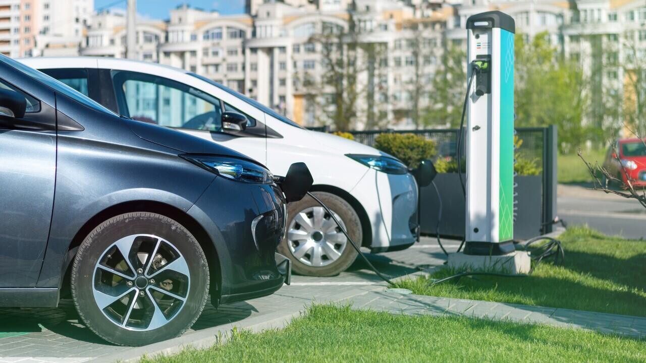 В Беларуси станет больше зарядных станций для электромобилей: где их искать?
