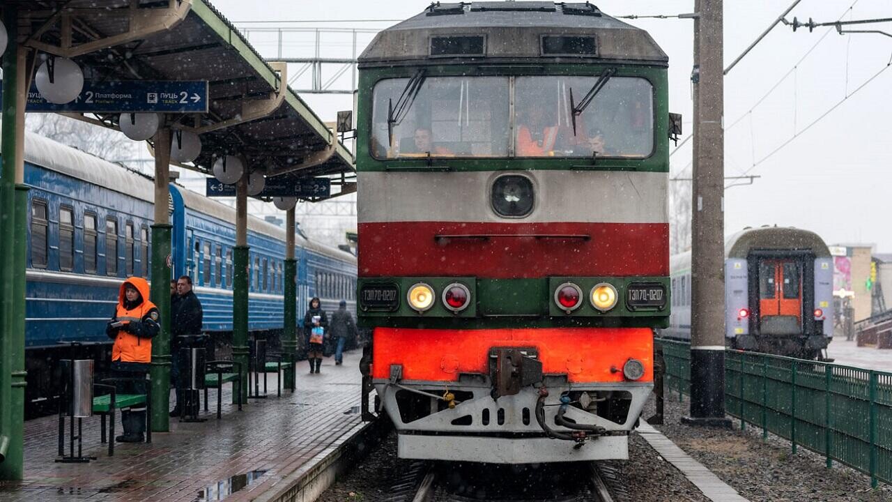 БелЖД на время отменила ряд поездов и поменяла маршруты из-за ремонта моста