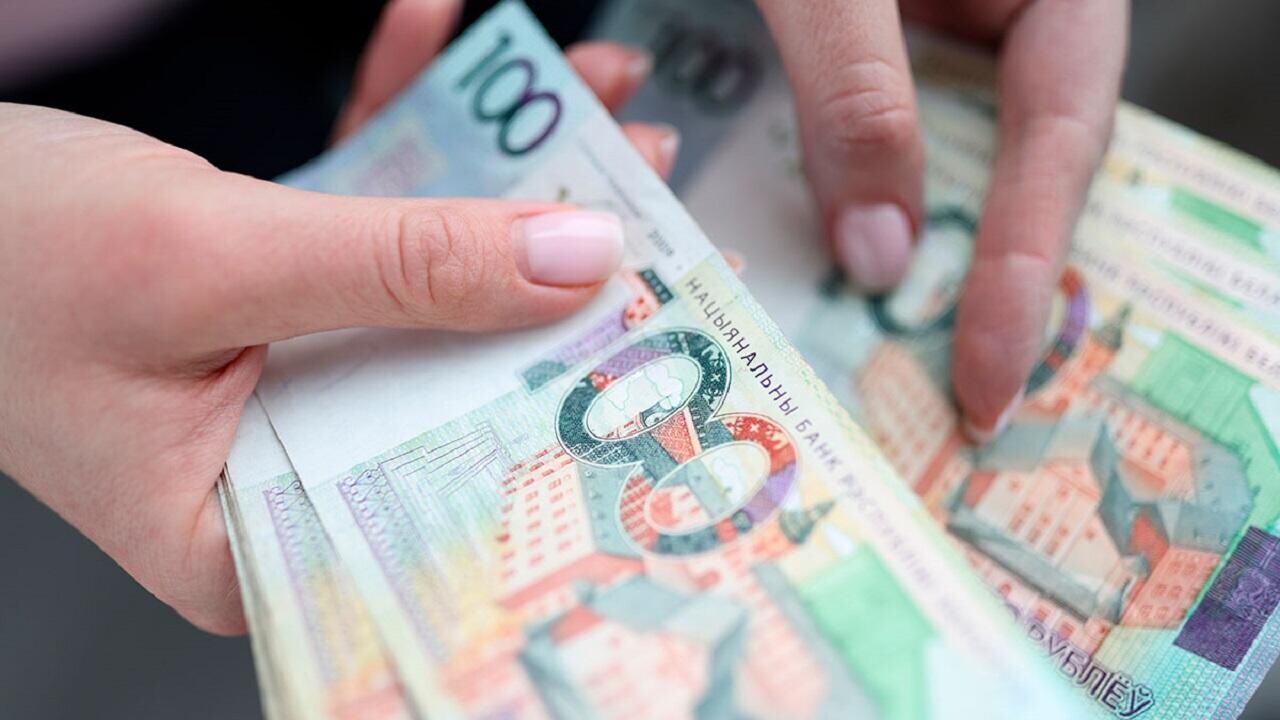 В Минске нетрезвая троица платила в магазинах «рублями» из принтера – везде приняли