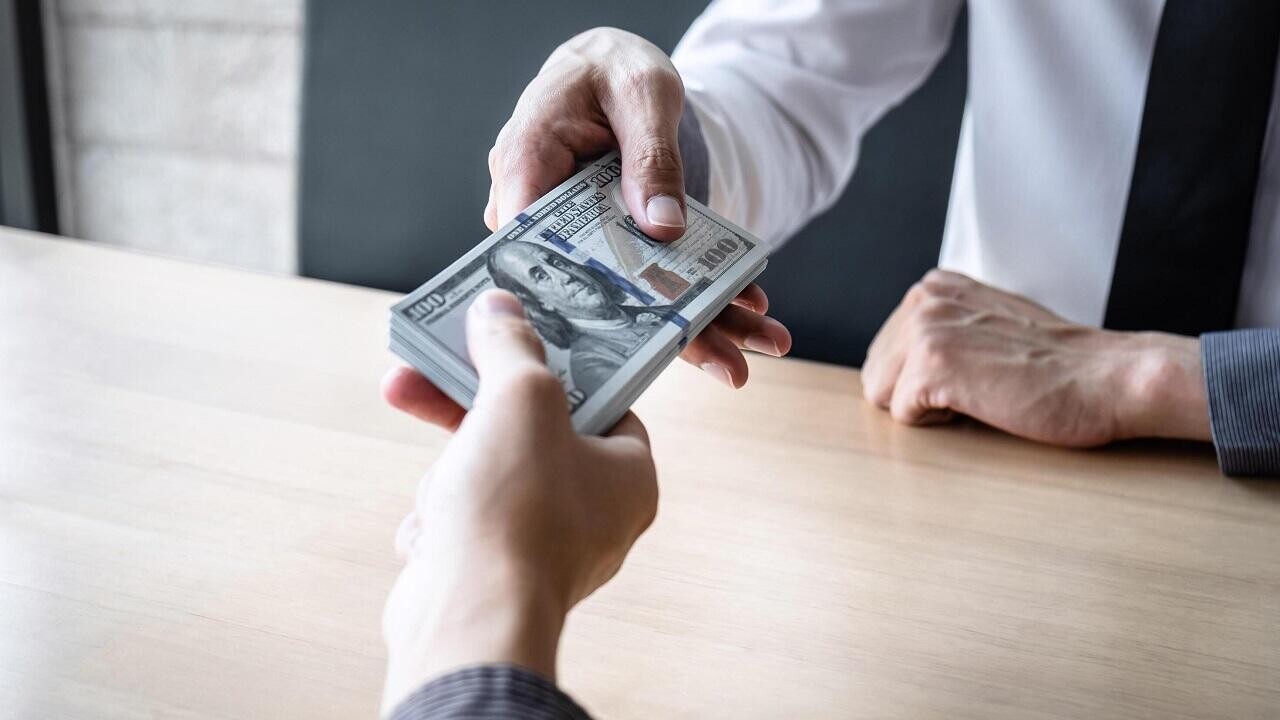 Директор предприятия набрал взяток на 145 000 рублей. В деле есть нюанс