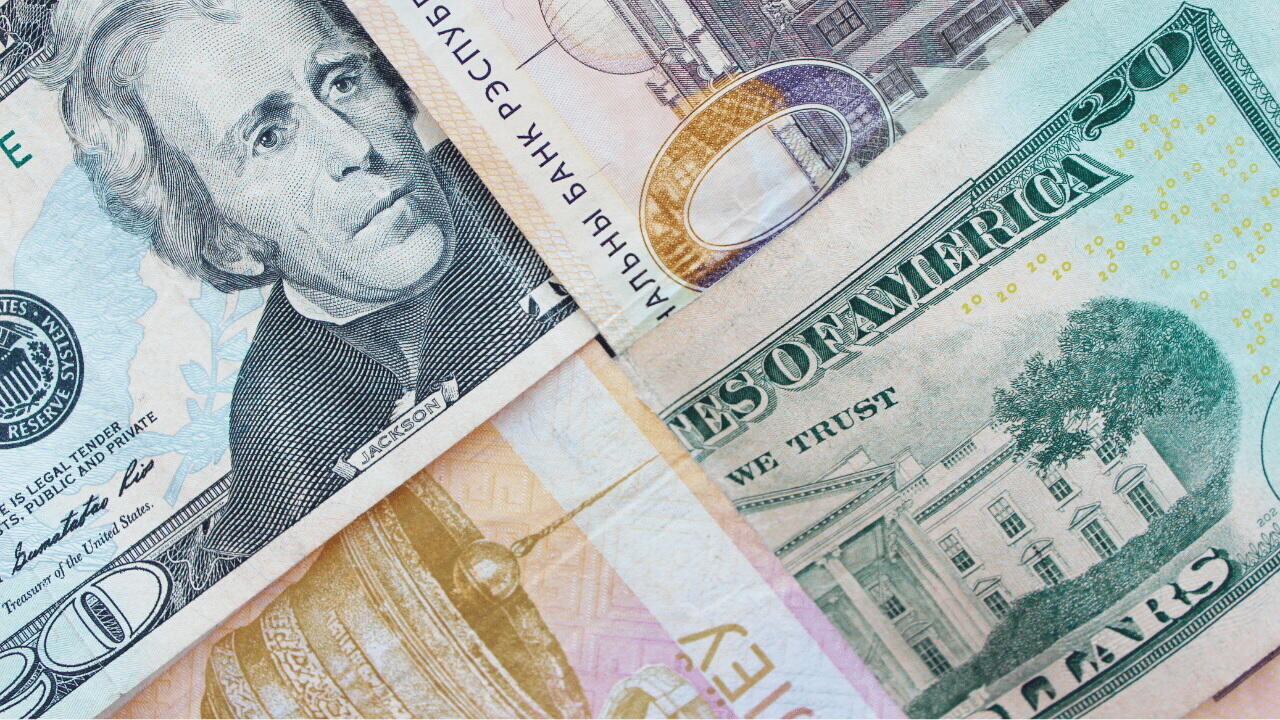 Доллар оказался на распутье: итоги рынка валют