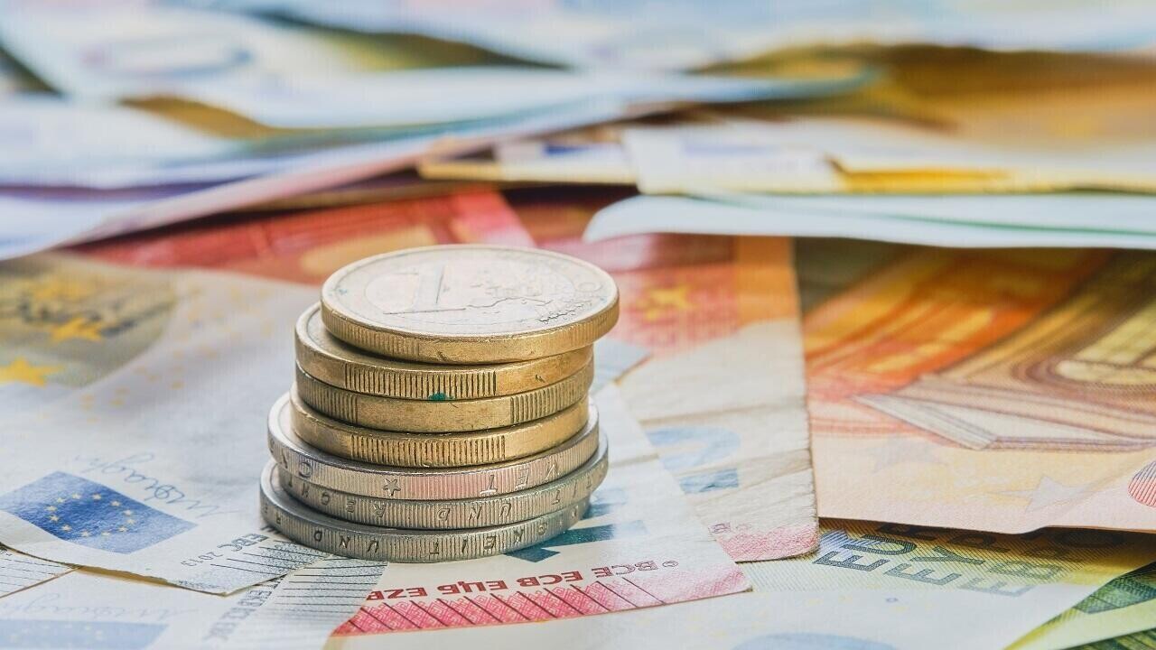 Денежные переводы в Беларуси: исходящий поток упал, но суммы резко выросли