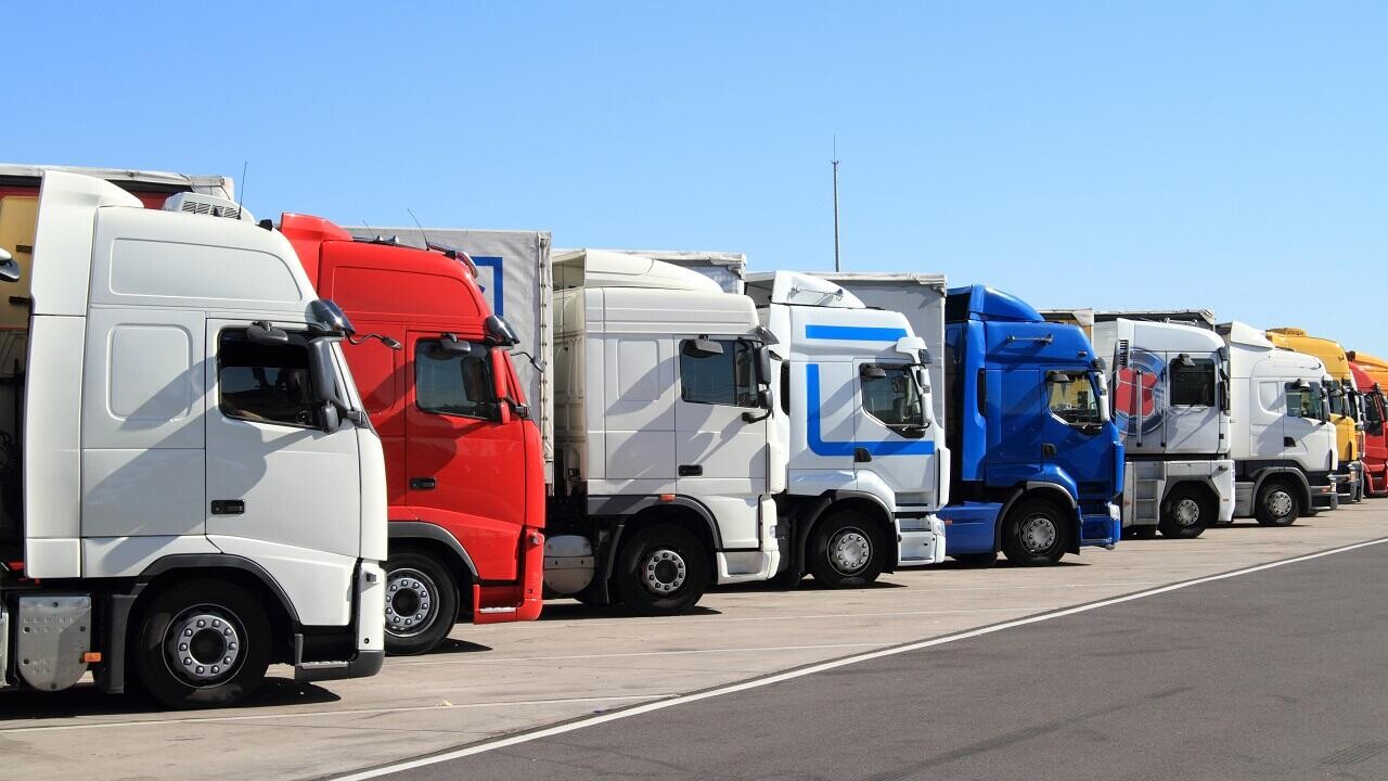 В Беларуси разрешили наличные платежи в рублях за услуги таможенных стоянок